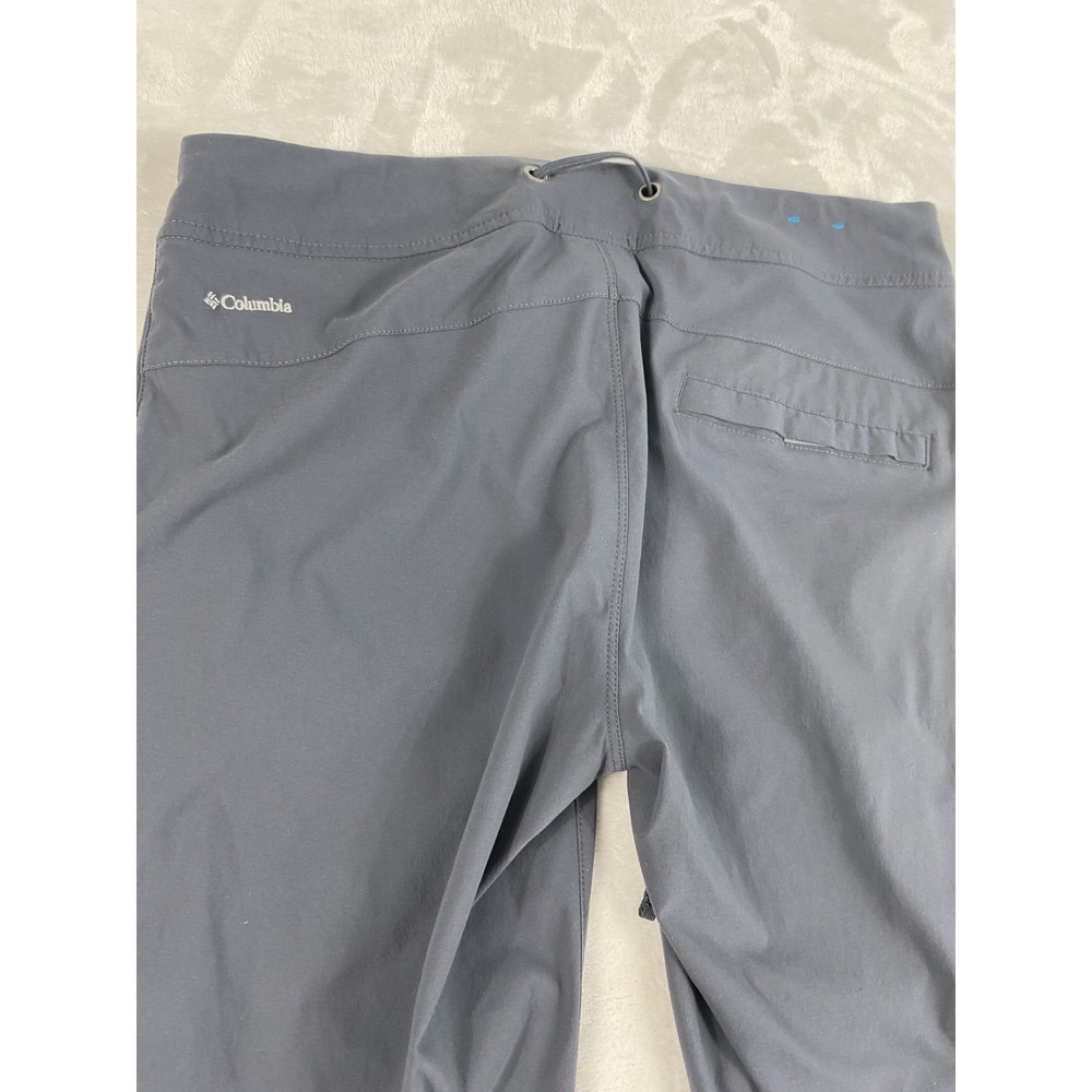 Columbia Hiking Bermuda Shorts Pants Women Sz 8 Gray Lightweight Nylon - Picture 13 of 15